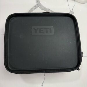 YETI Black 3L day trip lunch box